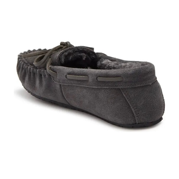 Minnetonka Charcoal Faux Fur Lined Moccasins (NEW IN BOX) - Picture 2 of 7